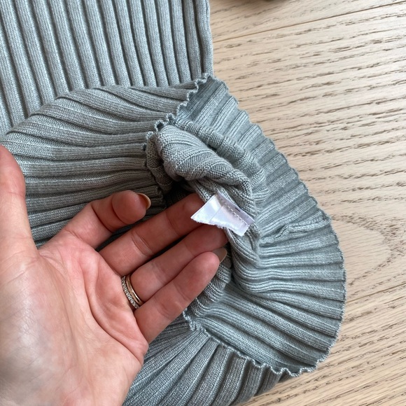 VENUS Short Sleeved Sweater, Ribbed Mock-Neck, Stretch, Eyelets, Muted Green, XS - Picture 7 of 8